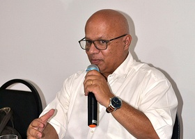 Dr. Alexandre Firmo de Souza Cruz