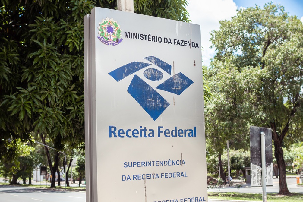 Médicos que atendem como pessoa física terão que emitir recibos pelo Receita Saúde em 2025