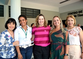 Dra. Silvia Pelegrino, Thayna Teixeira Rocha, Dra. Carla Petean, Camila Spigolon e Dra. Noeli Rodrigues Andrade