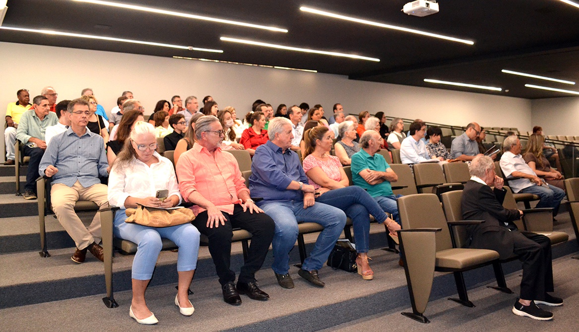 Noite de homenagens abriu a Semana do Médico no Centro Médico de Ribeirão Preto